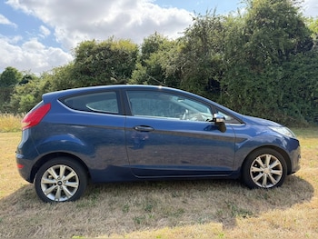 Used Ford Fiesta 2010 for sale - 75243742: Photo