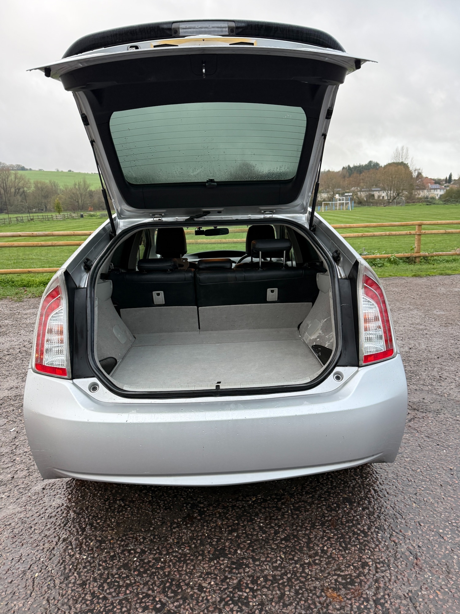 Used Toyota Prius 2024 for sale - 76687392: Photo 9