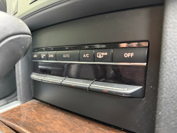 Used Mercedes-Benz E Class 2010 for sale - 76334205: Photo 19