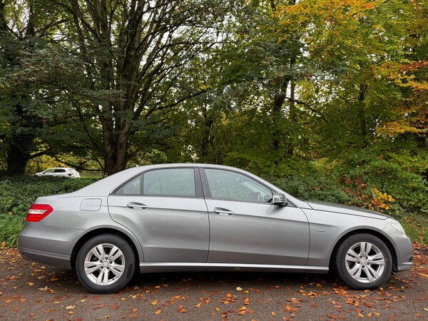 Used Mercedes-Benz E Class 2010 for sale - 76334205: Photo 3