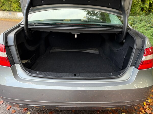 Used Mercedes-Benz E Class 2010 for sale - 76334205: Photo 9