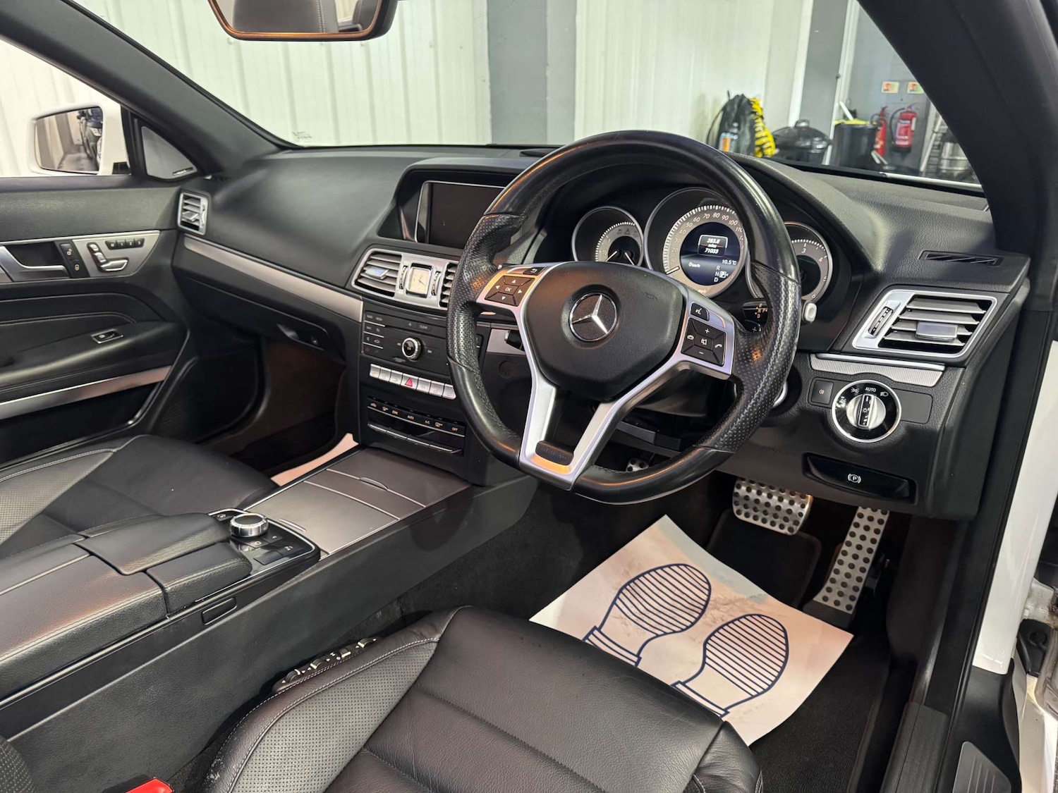 Used Mercedes-Benz E Class 2015 for sale - 76629592: Photo 40