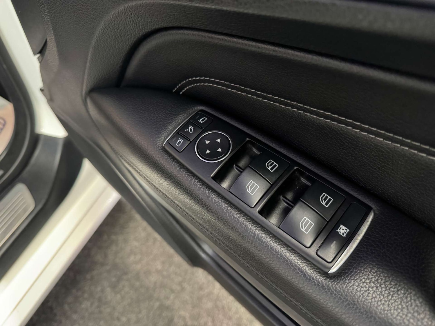 Used Mercedes-Benz E Class 2015 for sale - 76629592: Photo 43