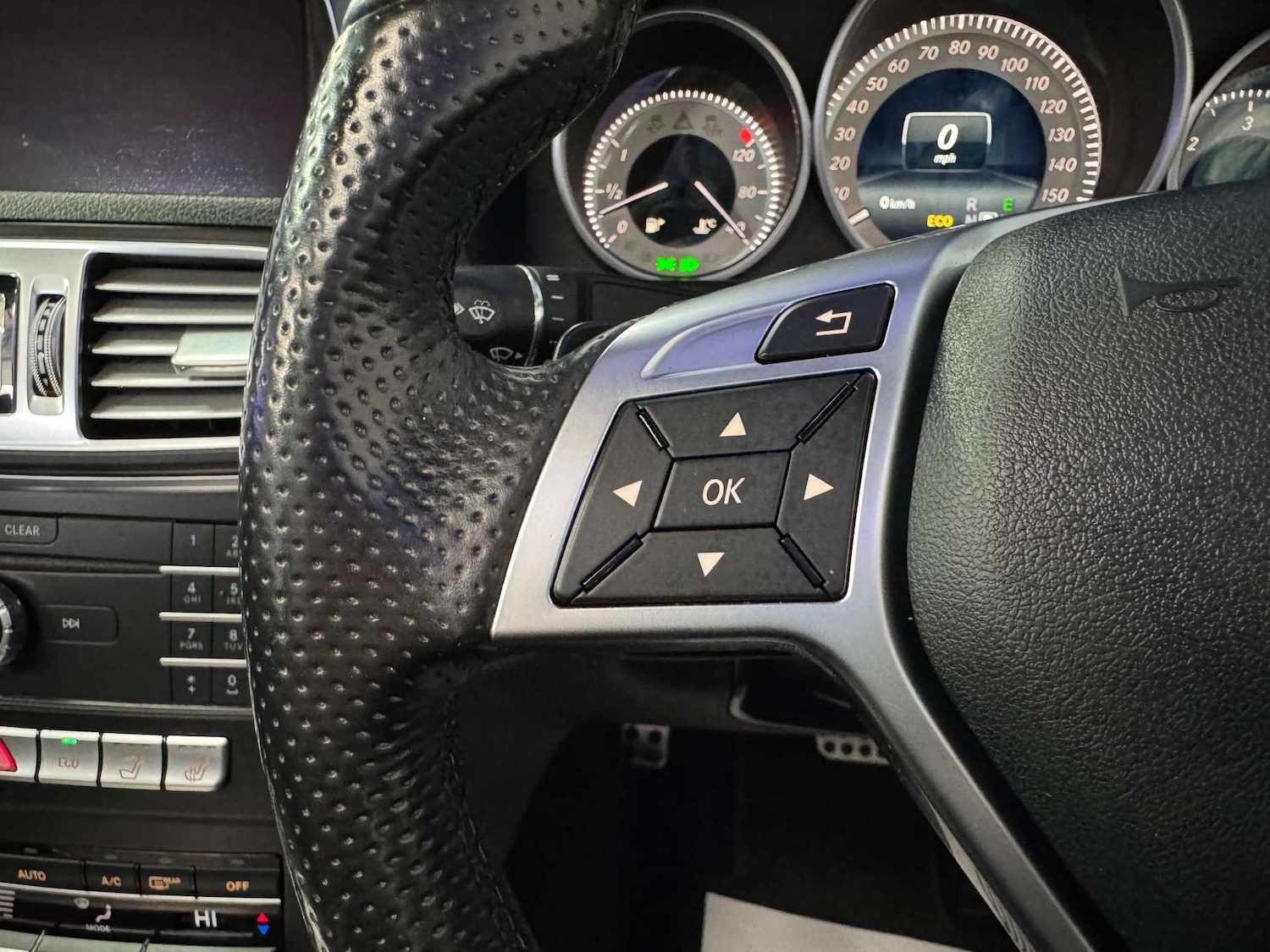 Used Mercedes-Benz E Class 2015 for sale - 76629592: Photo 58