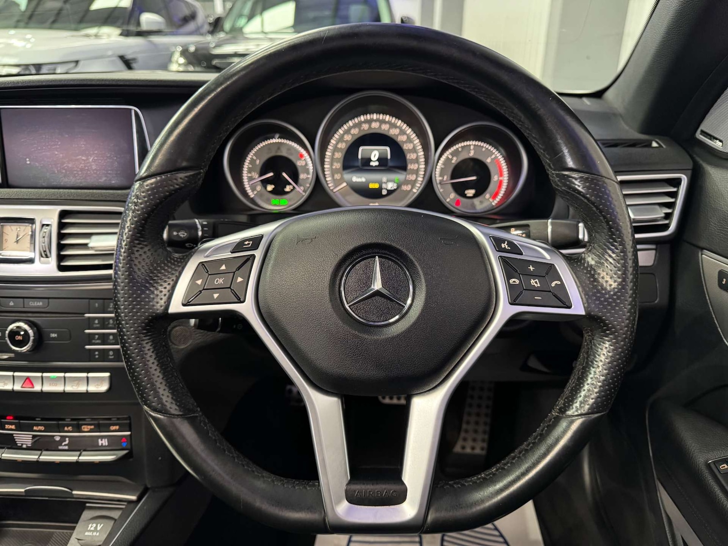 Used Mercedes-Benz E Class 2015 for sale - 76629592: Photo 60