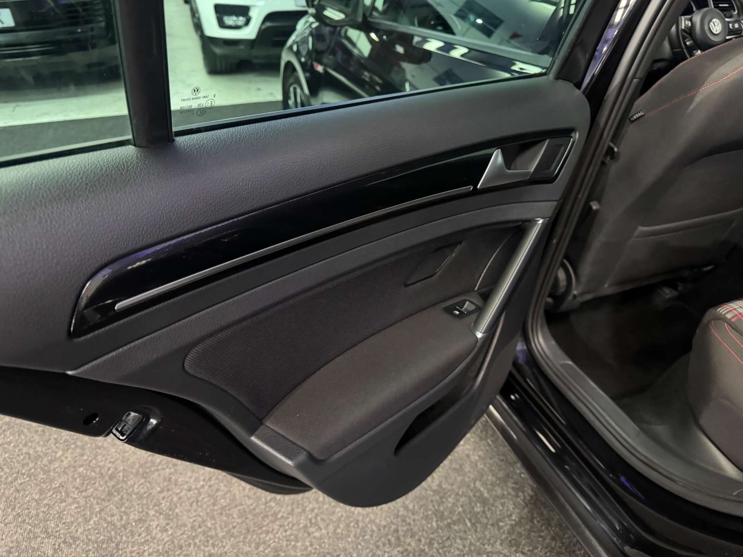 Used Volkswagen Golf 2015 for sale - 77792554: Photo 41