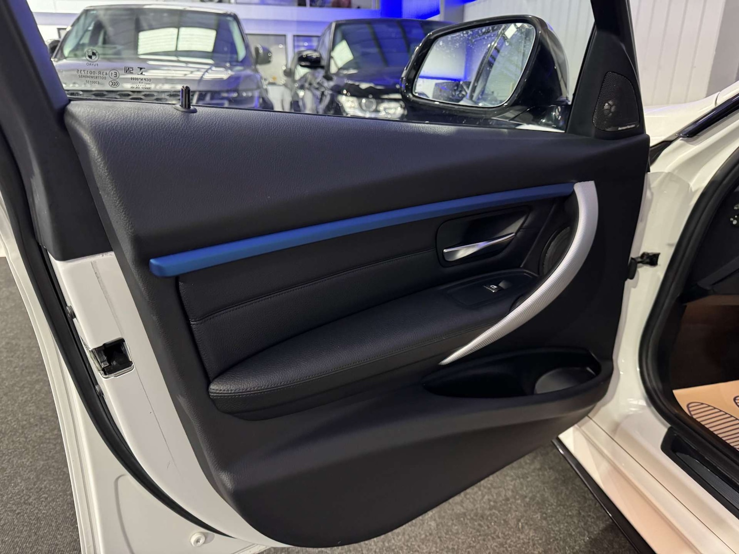 Used BMW 3 Series 2017 for sale - 76829826: Photo 35