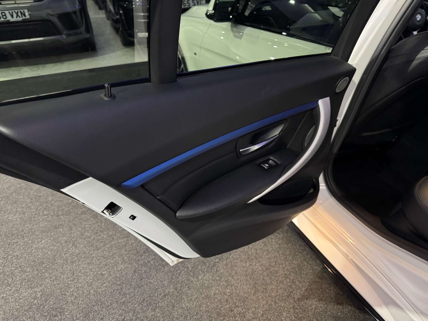 Used BMW 3 Series 2017 for sale - 76829826: Photo 41