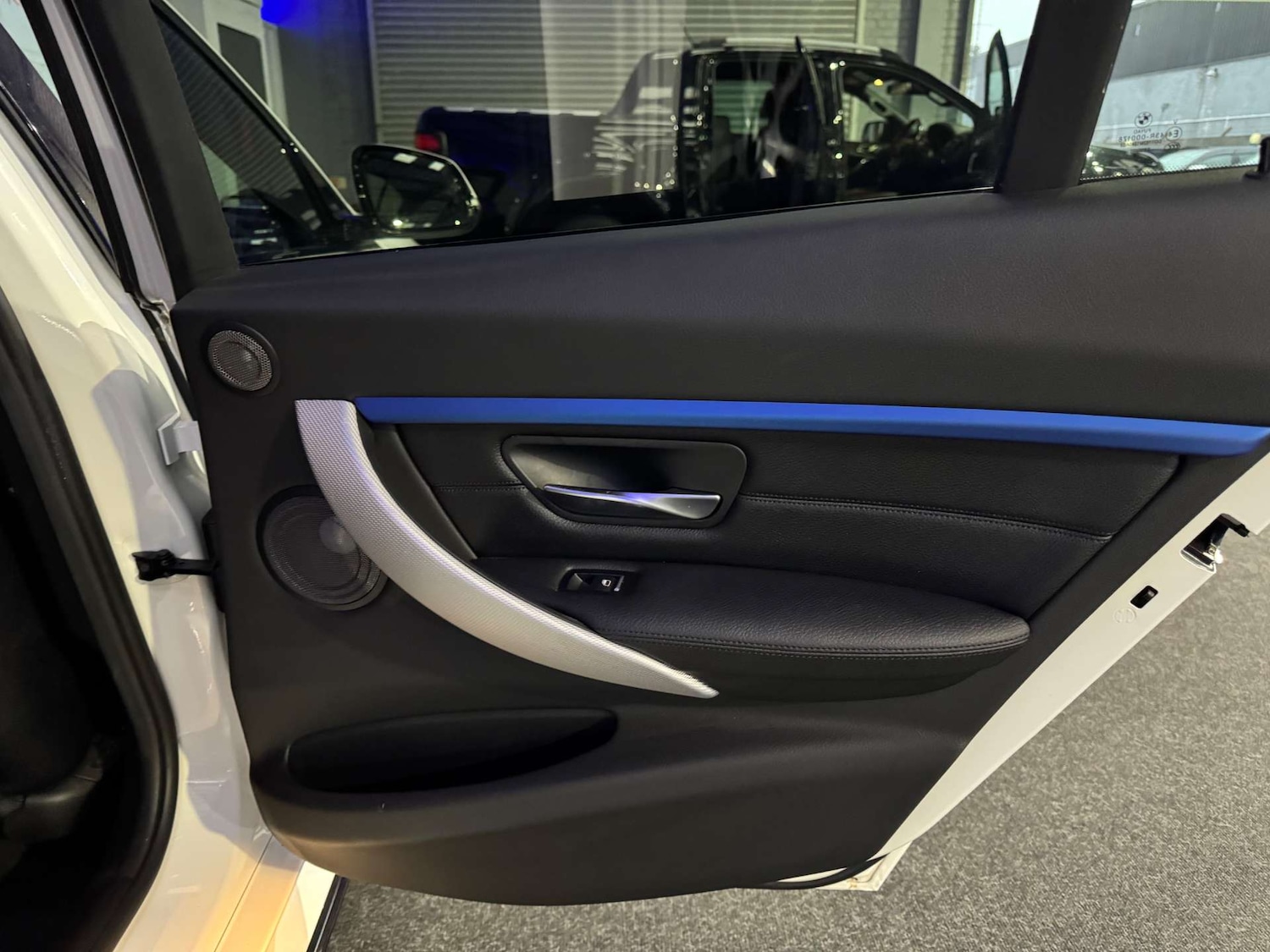 Used BMW 3 Series 2017 for sale - 76829826: Photo 45