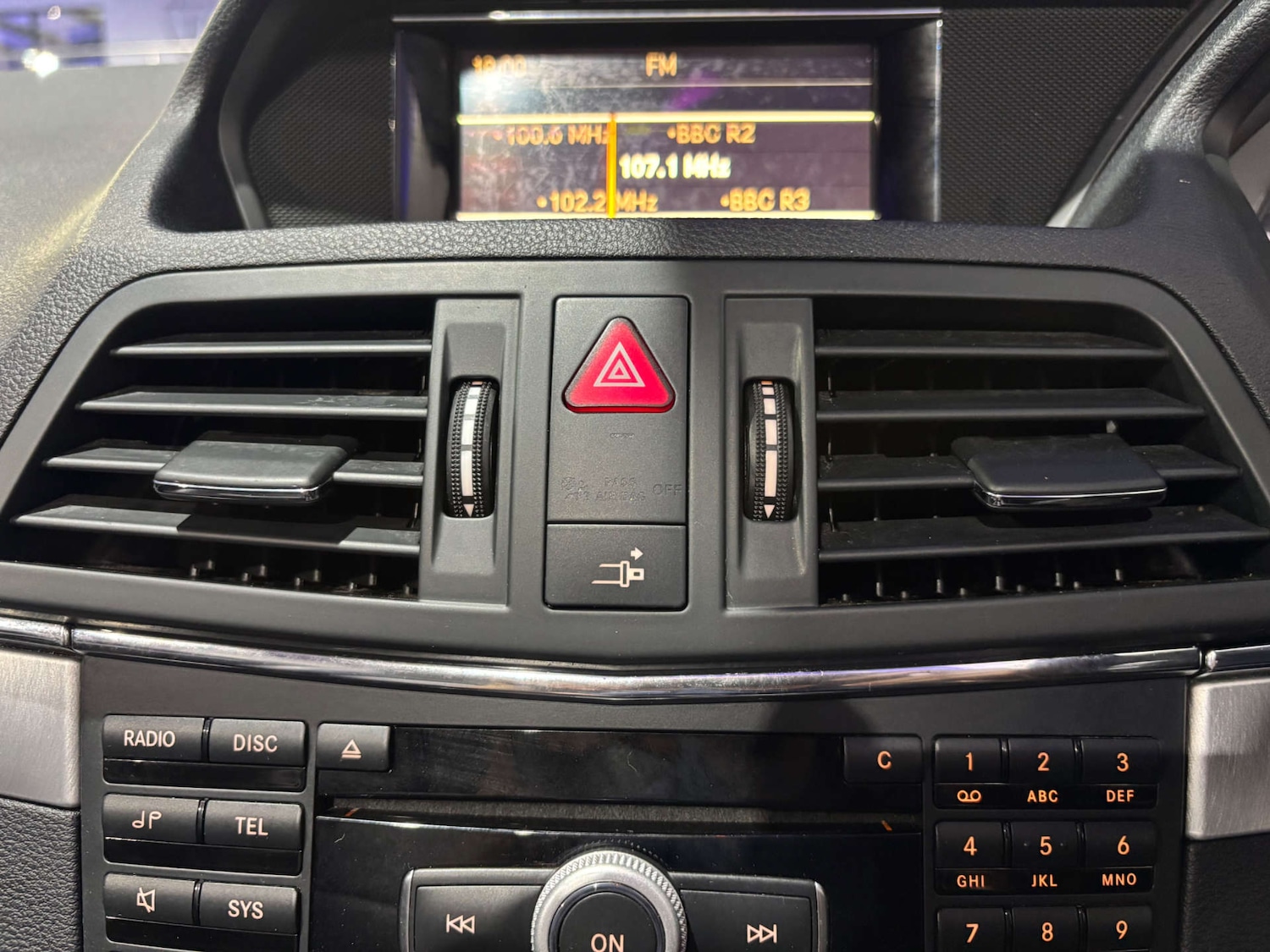 Used Mercedes-Benz E Class 2012 for sale - 77378388: Photo 46