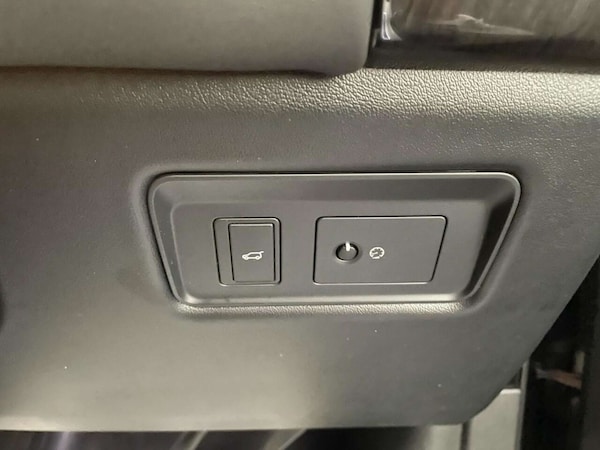 Used Land Rover Range Rover Sport 2018 for sale - 75811078: Photo 43