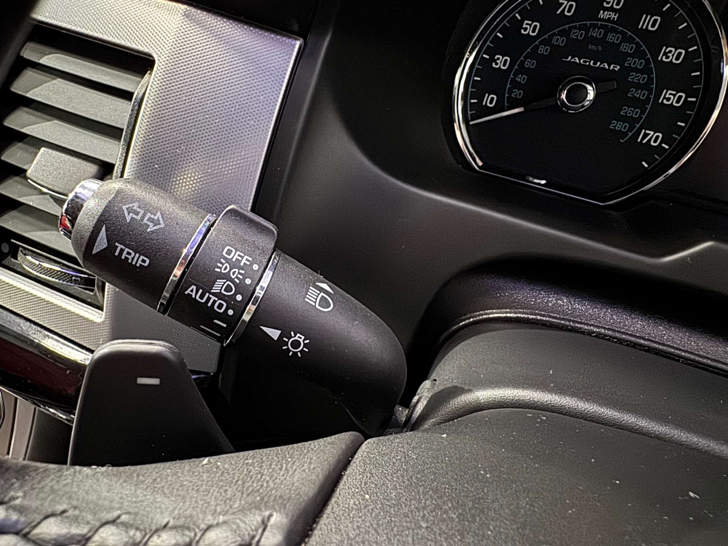 Used Jaguar XF 2014 for sale - 77378395: Photo 70
