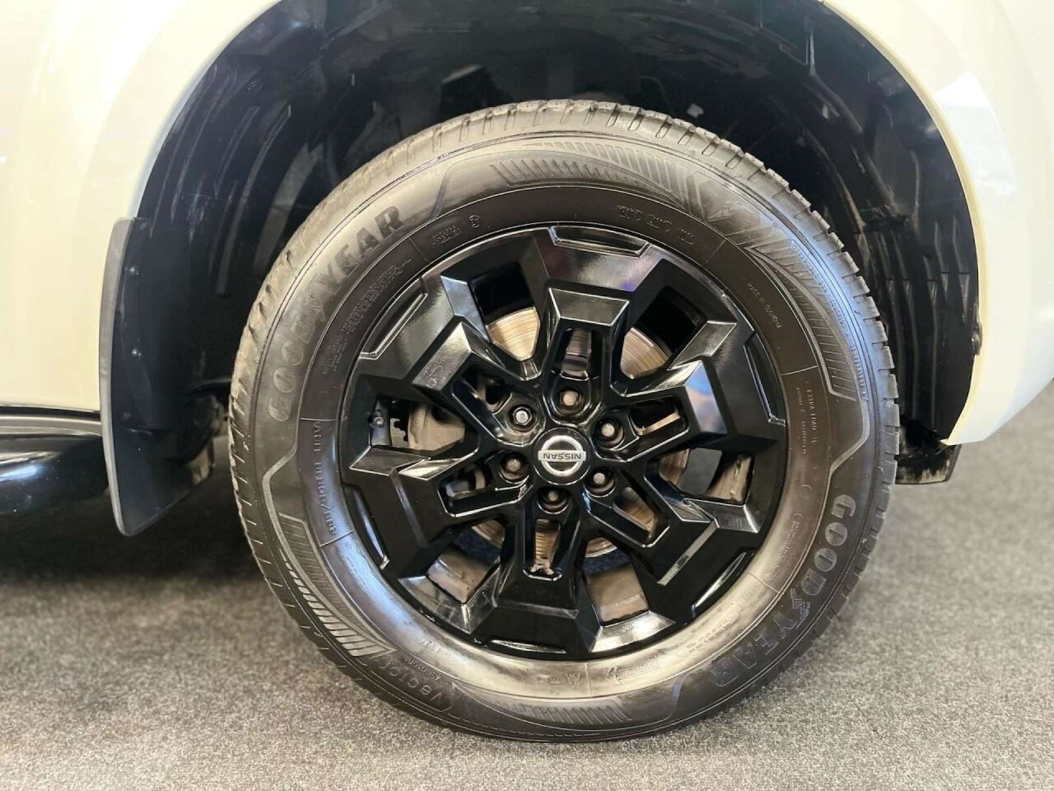 Used Nissan Navara 2020 for sale - 76600599: Photo 25