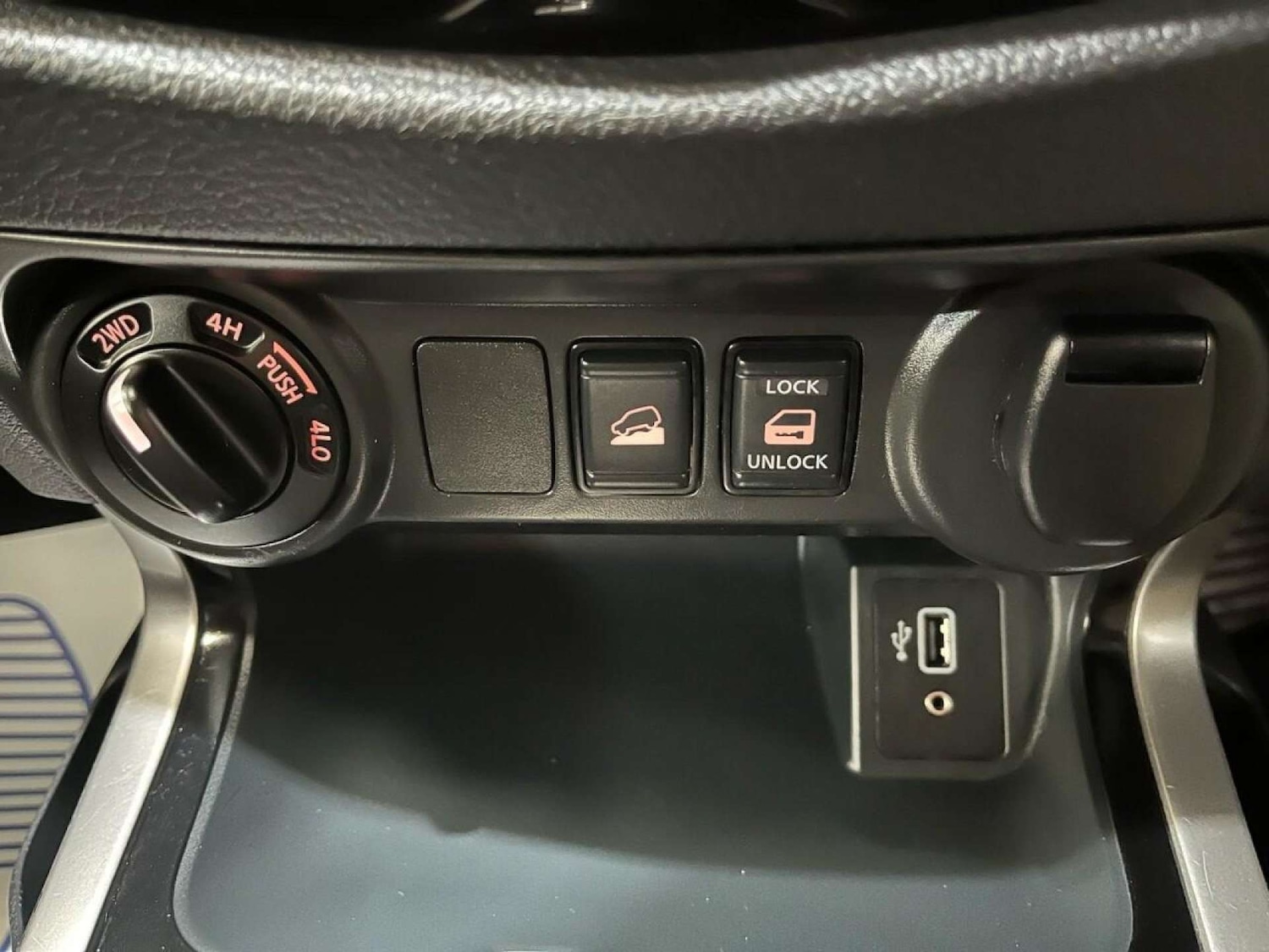 Used Nissan Navara 2020 for sale - 76600599: Photo 38