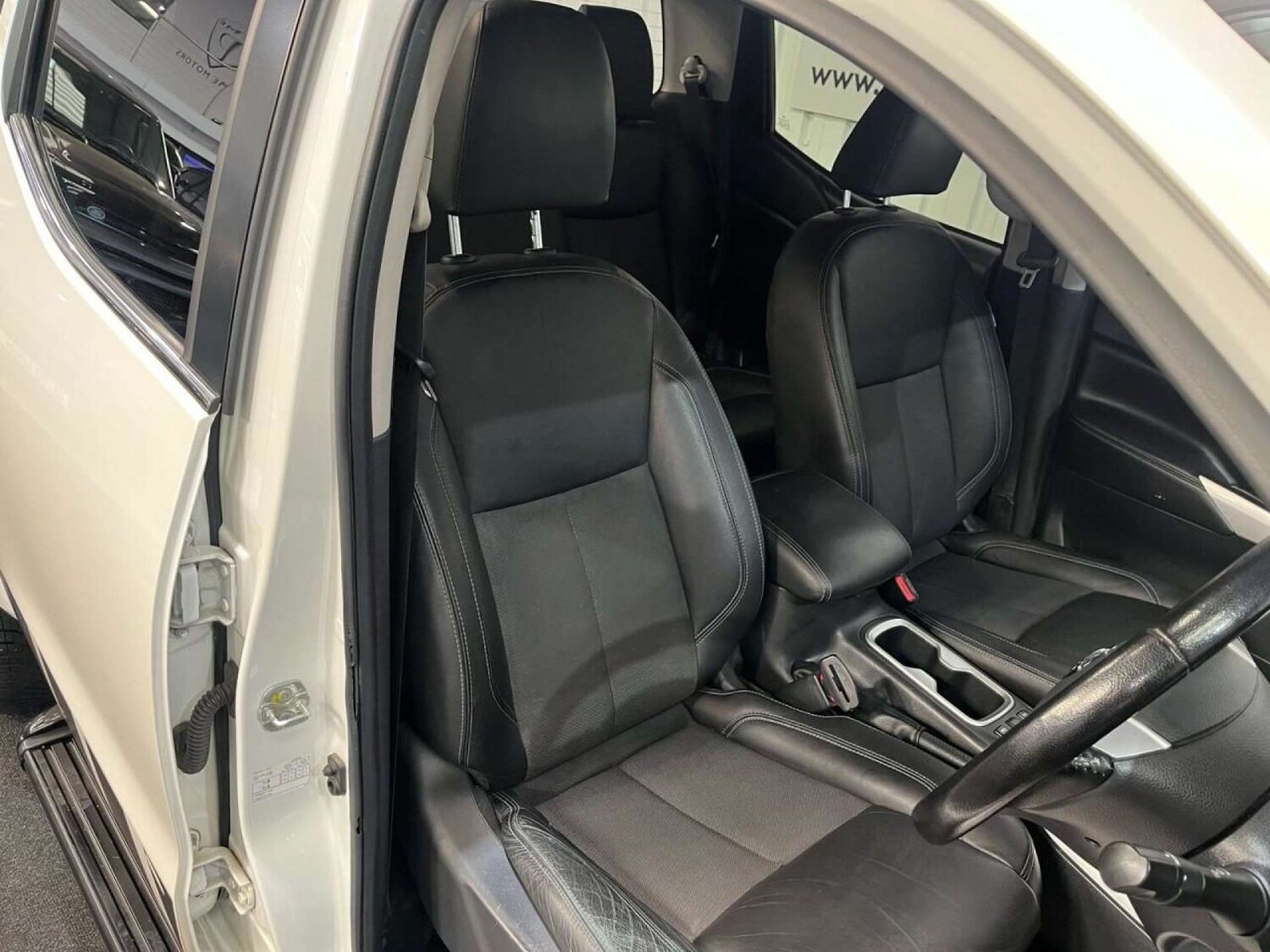 Used Nissan Navara 2020 for sale - 76600599: Photo 46