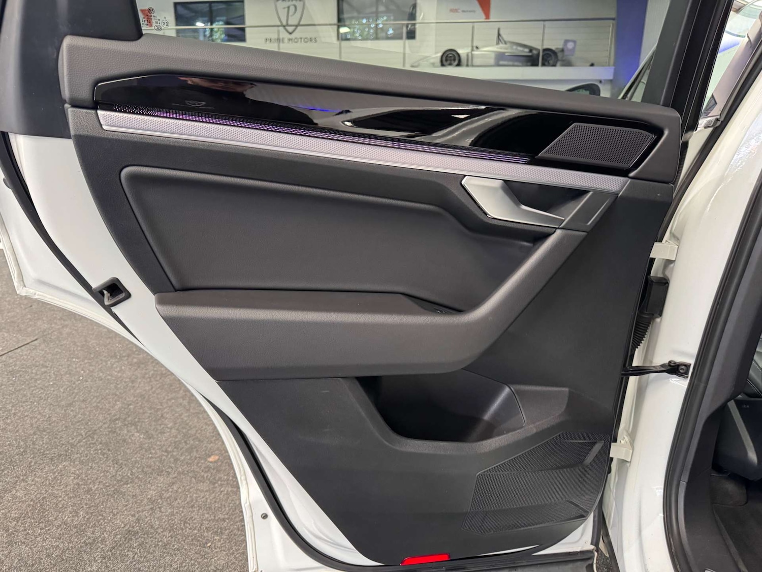 Used Volkswagen Touareg 2018 for sale - 77594823: Photo 41