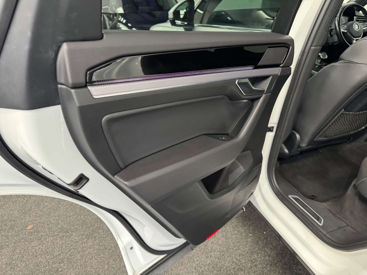 Used Volkswagen Touareg 2018 for sale - 77594823: Photo 42