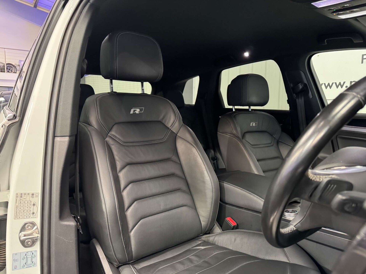 Used Volkswagen Touareg 2018 for sale - 77594823: Photo 48