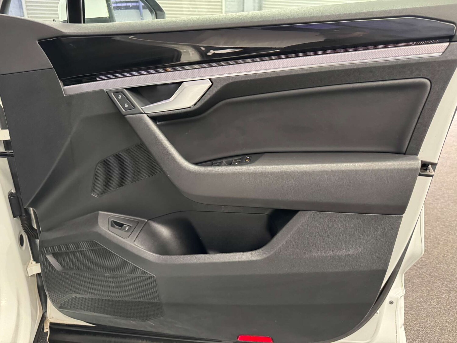 Used Volkswagen Touareg 2018 for sale - 77594823: Photo 52