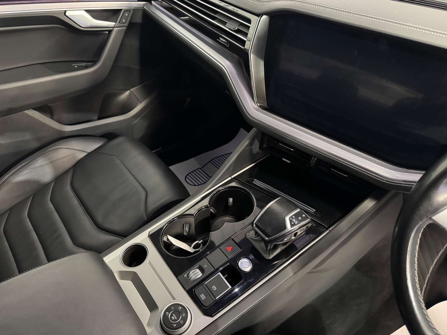 Used Volkswagen Touareg 2018 for sale - 77594823: Photo 74