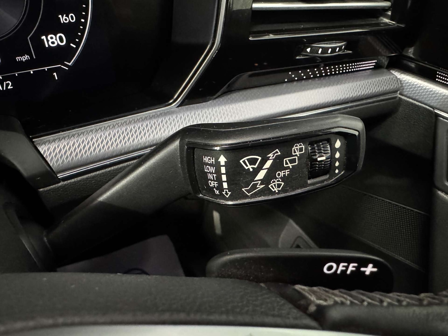 Used Volkswagen Touareg 2018 for sale - 77594823: Photo 79