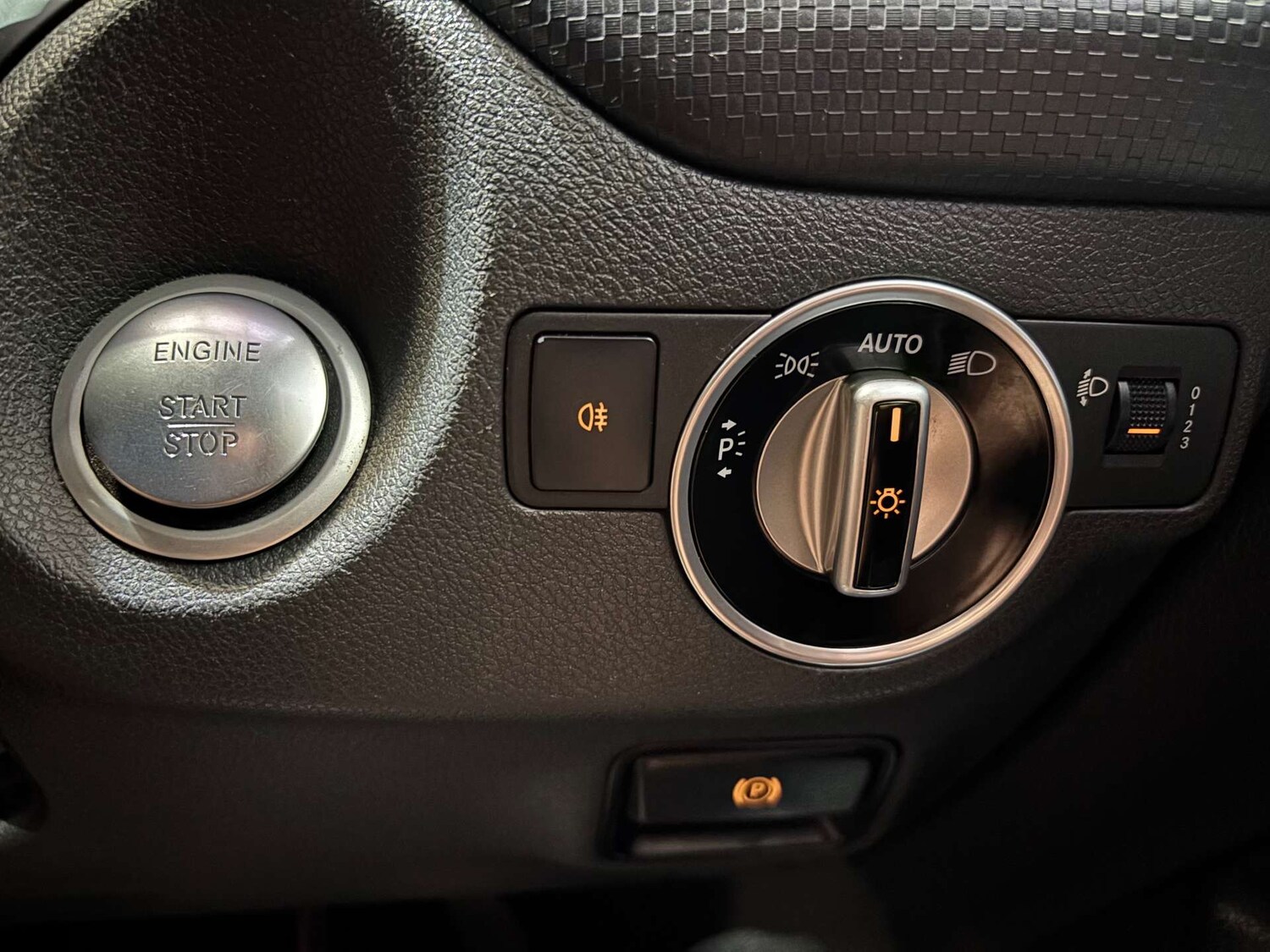 Used Mercedes-Benz A-Class 2015 for sale - 75982487: Photo 57
