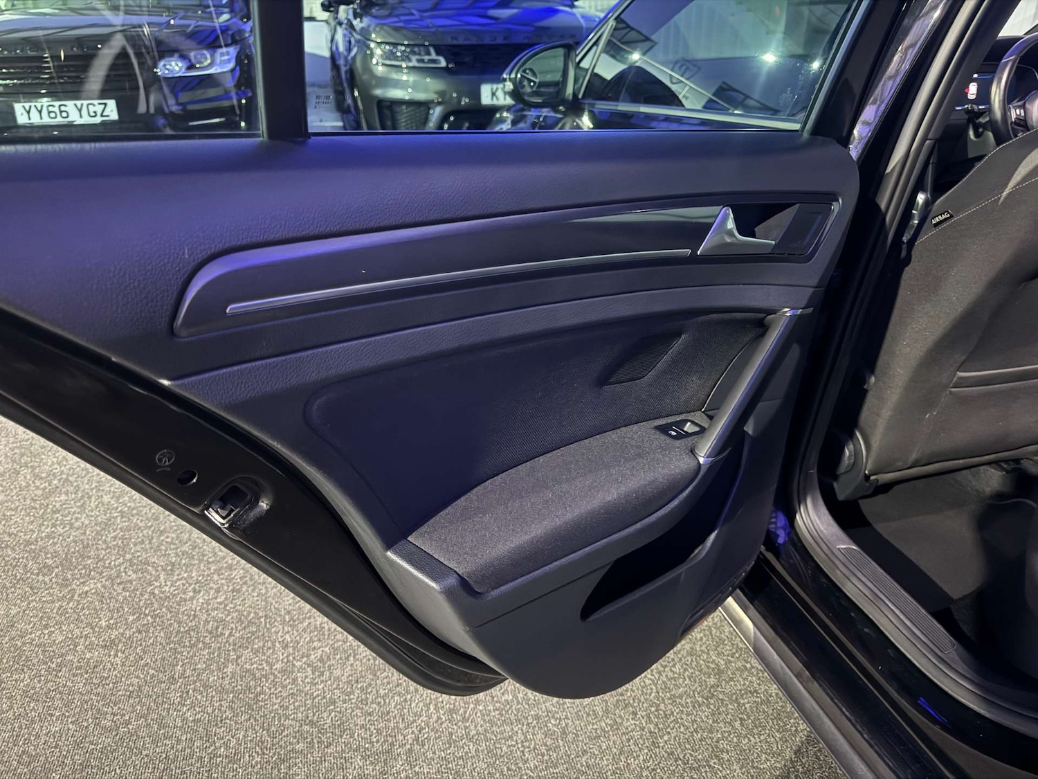 Used Volkswagen Golf 2018 for sale - 77288515: Photo 41