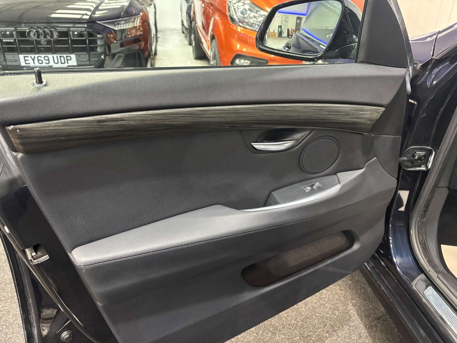 Used BMW 5 Series 2015 for sale - 76601106: Photo 40