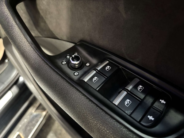 Used Audi Q7 2018 for sale - 76235446: Photo 48