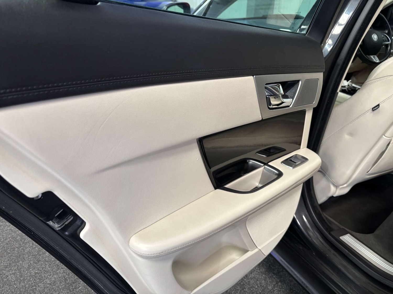 Used Jaguar XF 2012 for sale - 77482429: Photo 36