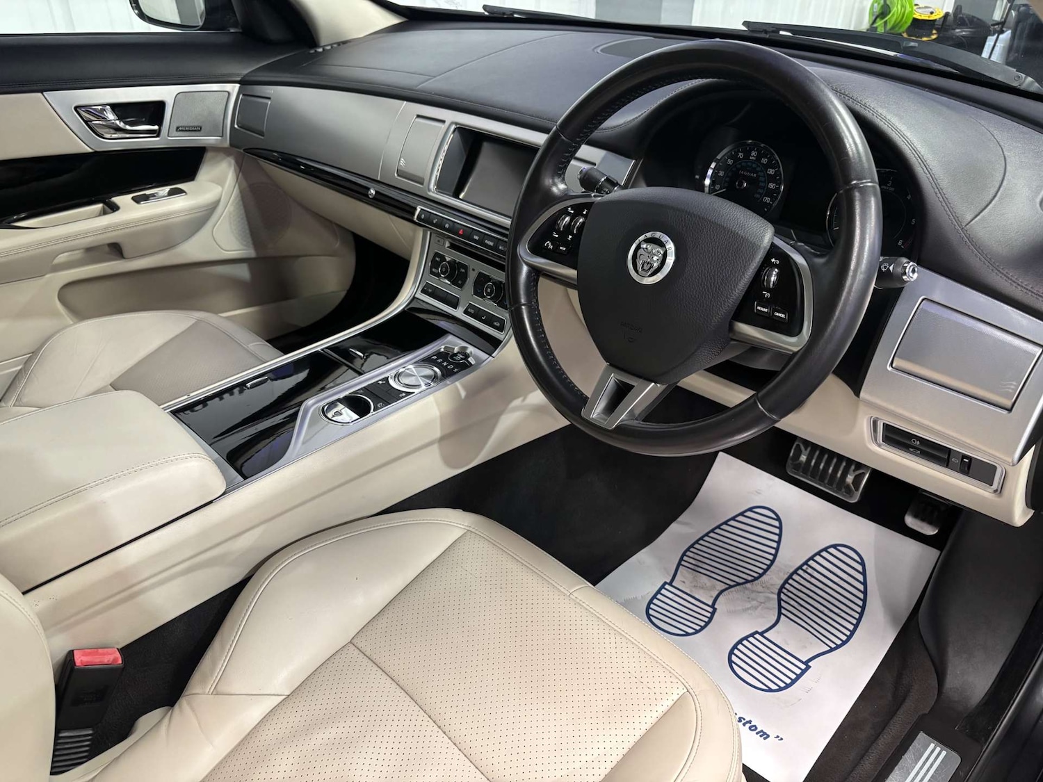 Used Jaguar XF 2012 for sale - 77482429: Photo 41