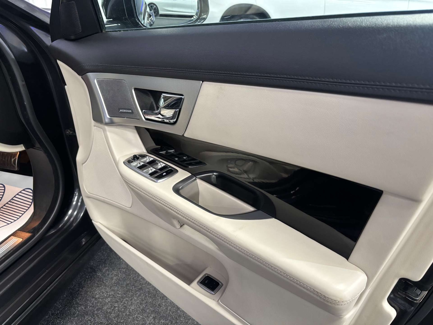 Used Jaguar XF 2012 for sale - 77482429: Photo 46