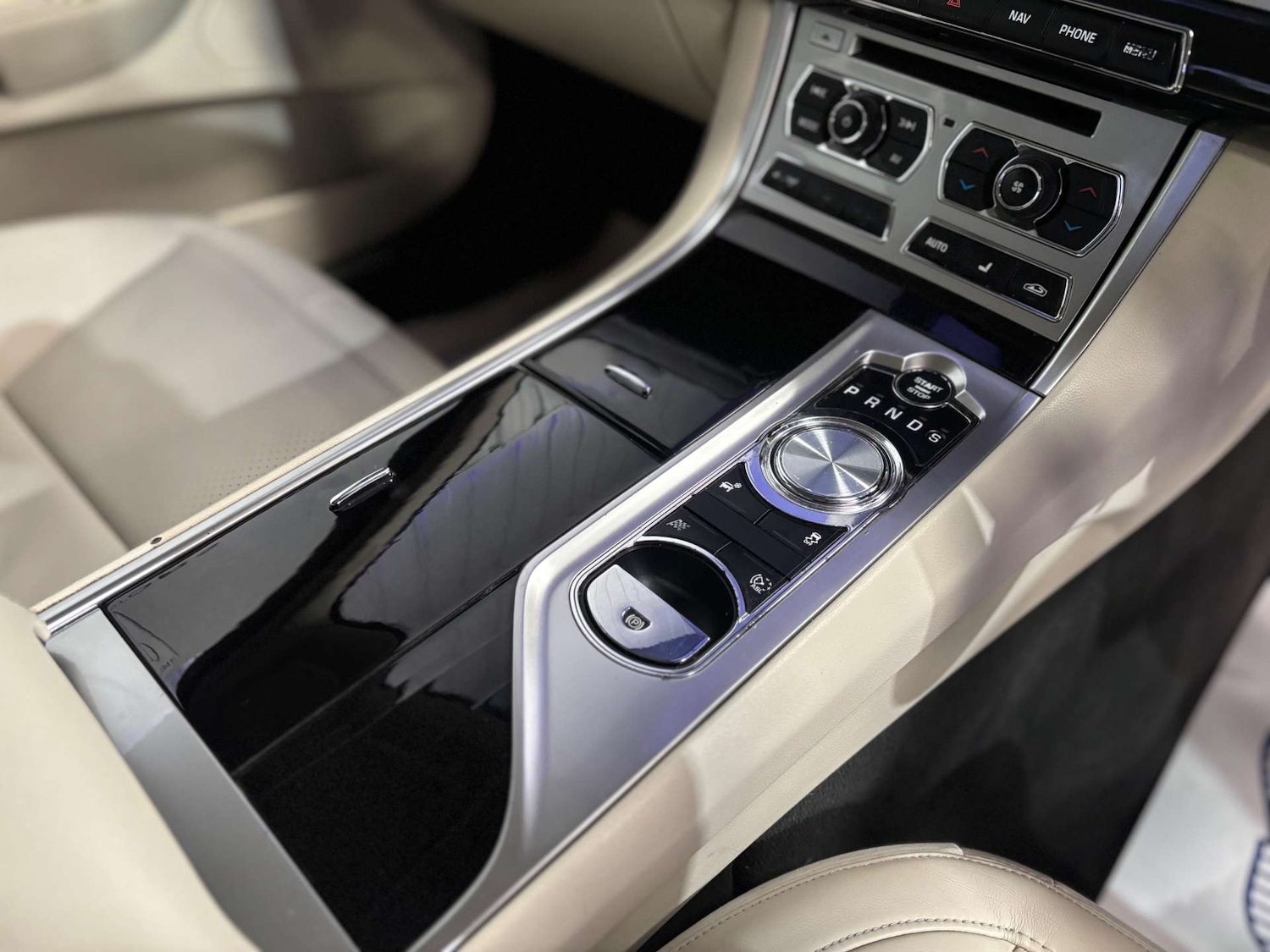 Used Jaguar XF 2012 for sale - 77482429: Photo 56