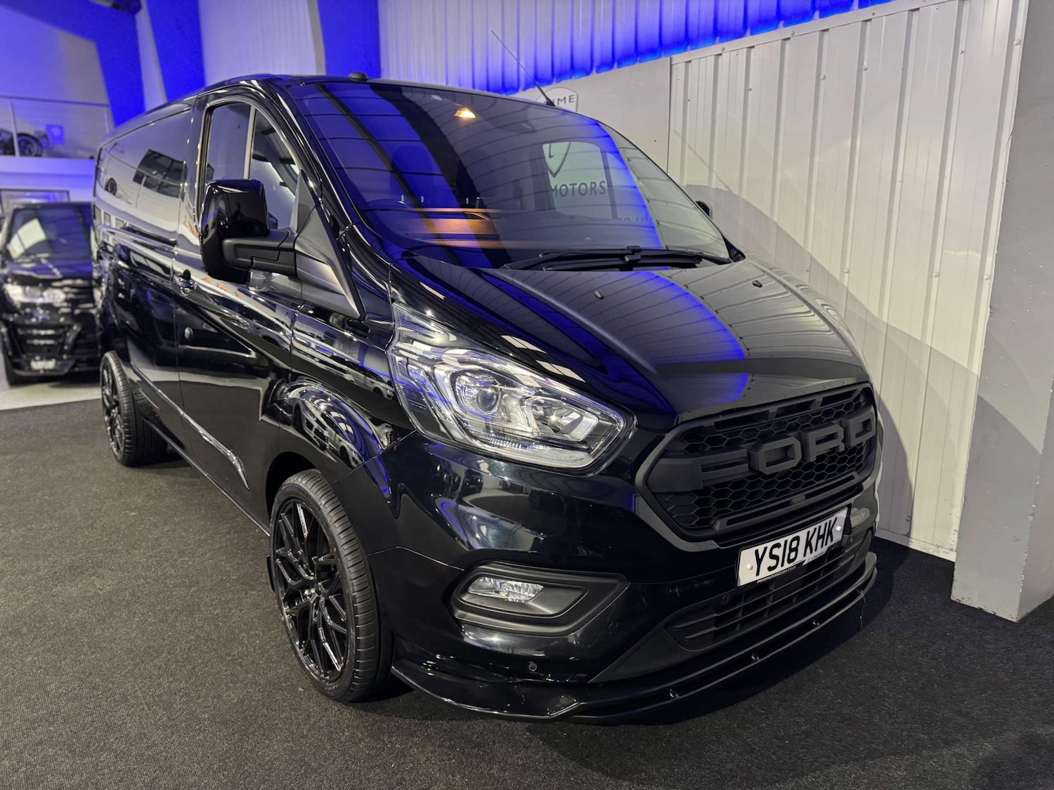 Used Ford Transit Custom 2018 for sale - 76850569: Photo 2