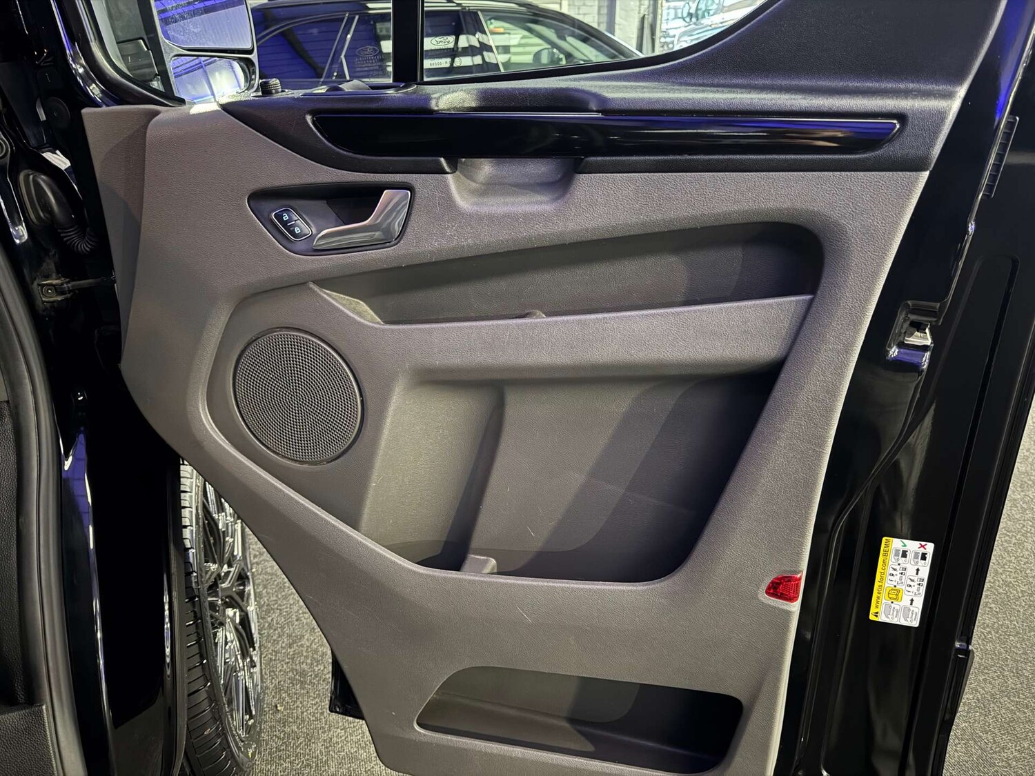 Used Ford Transit Custom 2018 for sale - 76850569: Photo 42