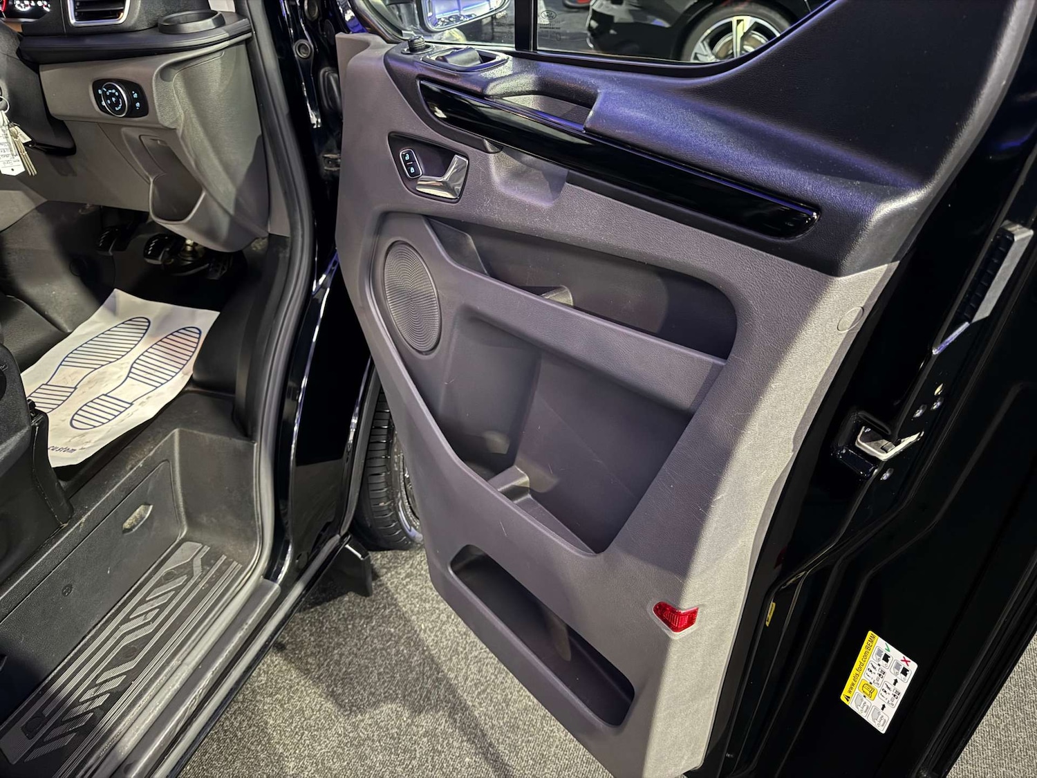 Used Ford Transit Custom 2018 for sale - 76850569: Photo 43