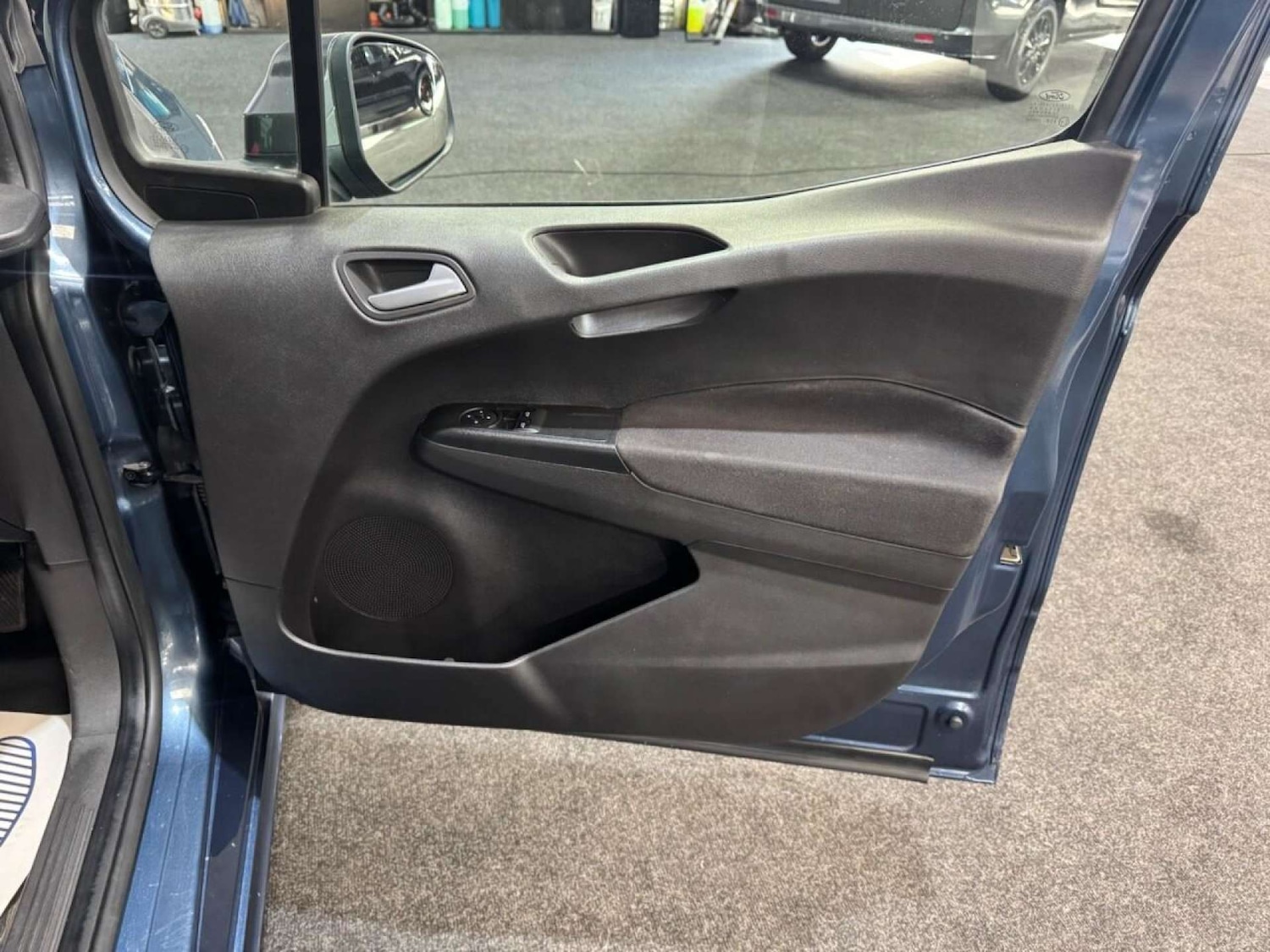 Used Ford Transit Courier 2020 for sale - 76600700: Photo 33