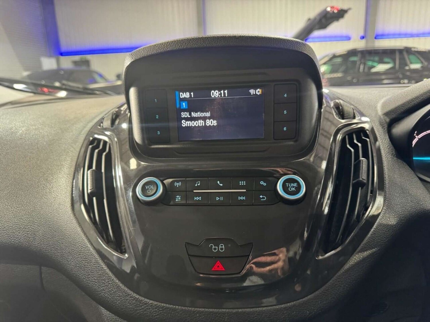 Used Ford Transit Courier 2020 for sale - 76600700: Photo 38