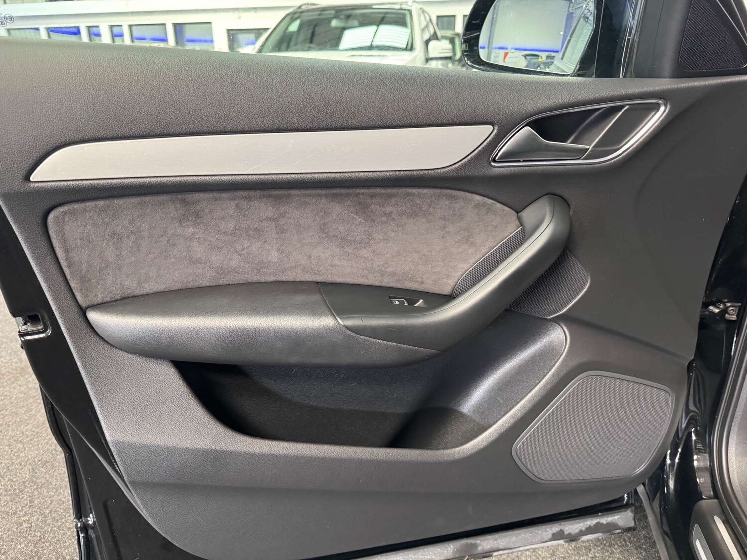 Used Audi Q3 2015 for sale - 77675372: Photo 35