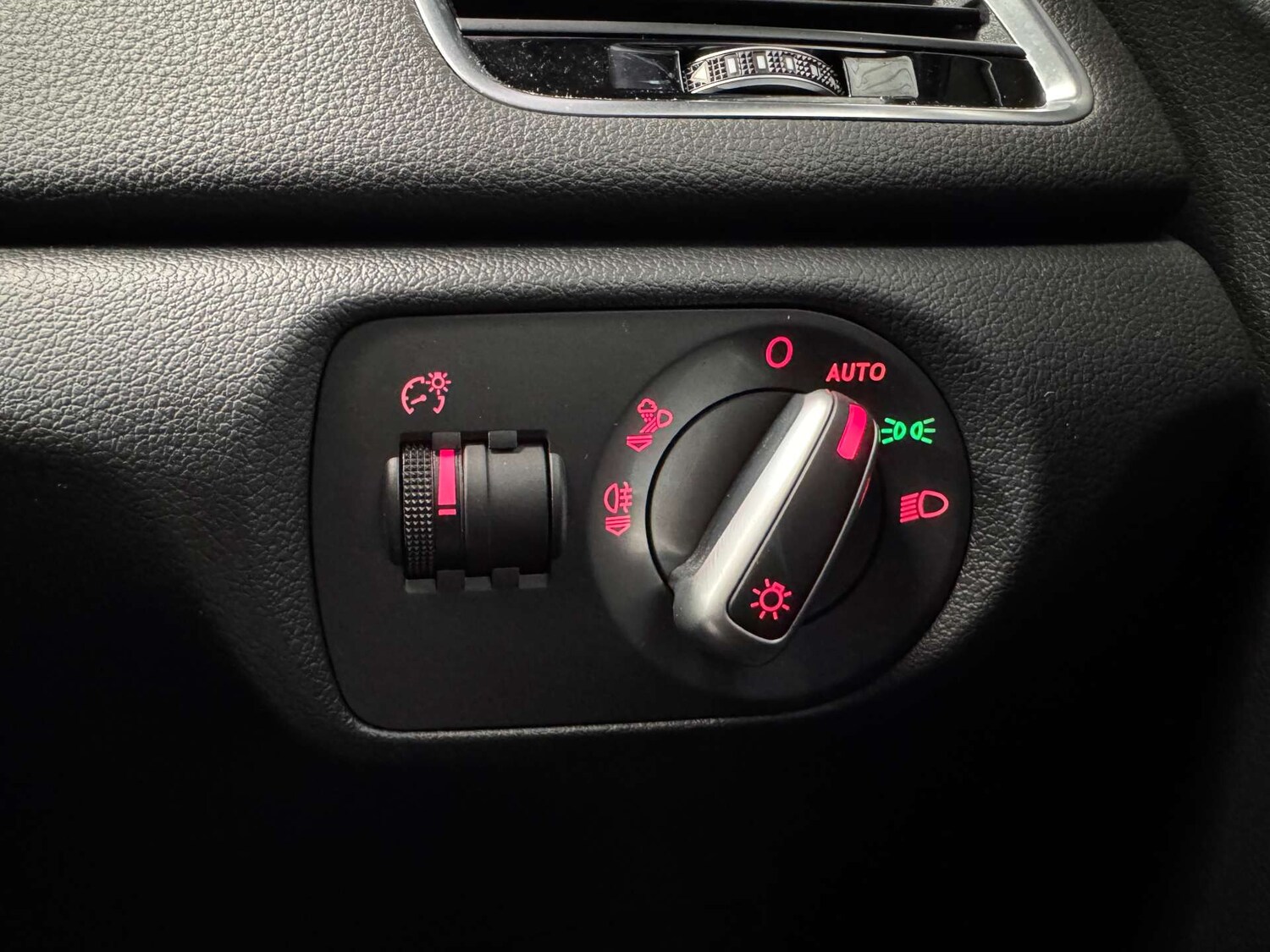 Used Audi Q3 2015 for sale - 77675372: Photo 74