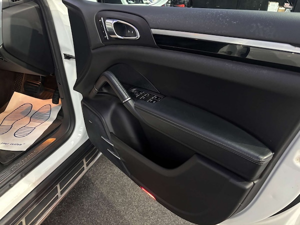 Used Porsche Cayenne 2016 for sale - 76343774: Photo 51