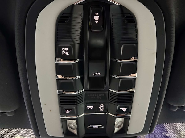 Used Porsche Cayenne 2016 for sale - 76343774: Photo 53