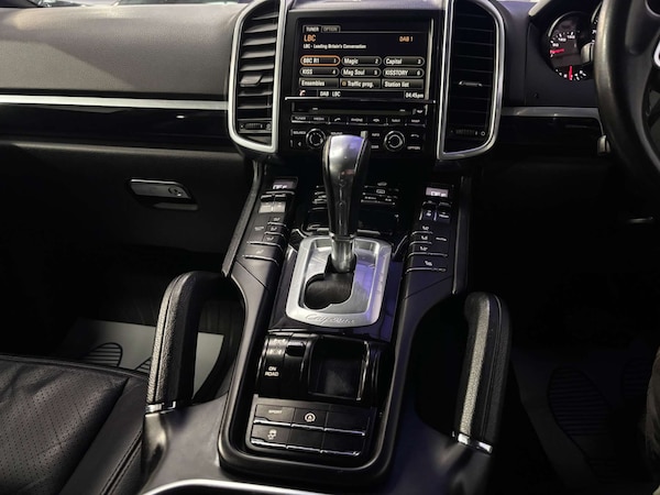 Used Porsche Cayenne 2016 for sale - 76343774: Photo 65
