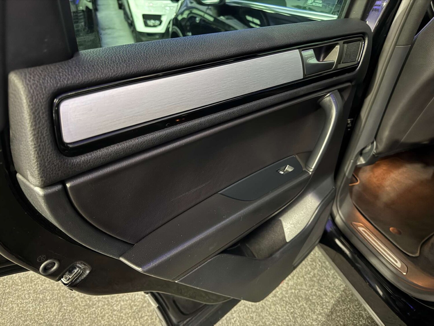 Used Volkswagen Touareg 2014 for sale - 77872417: Photo 42