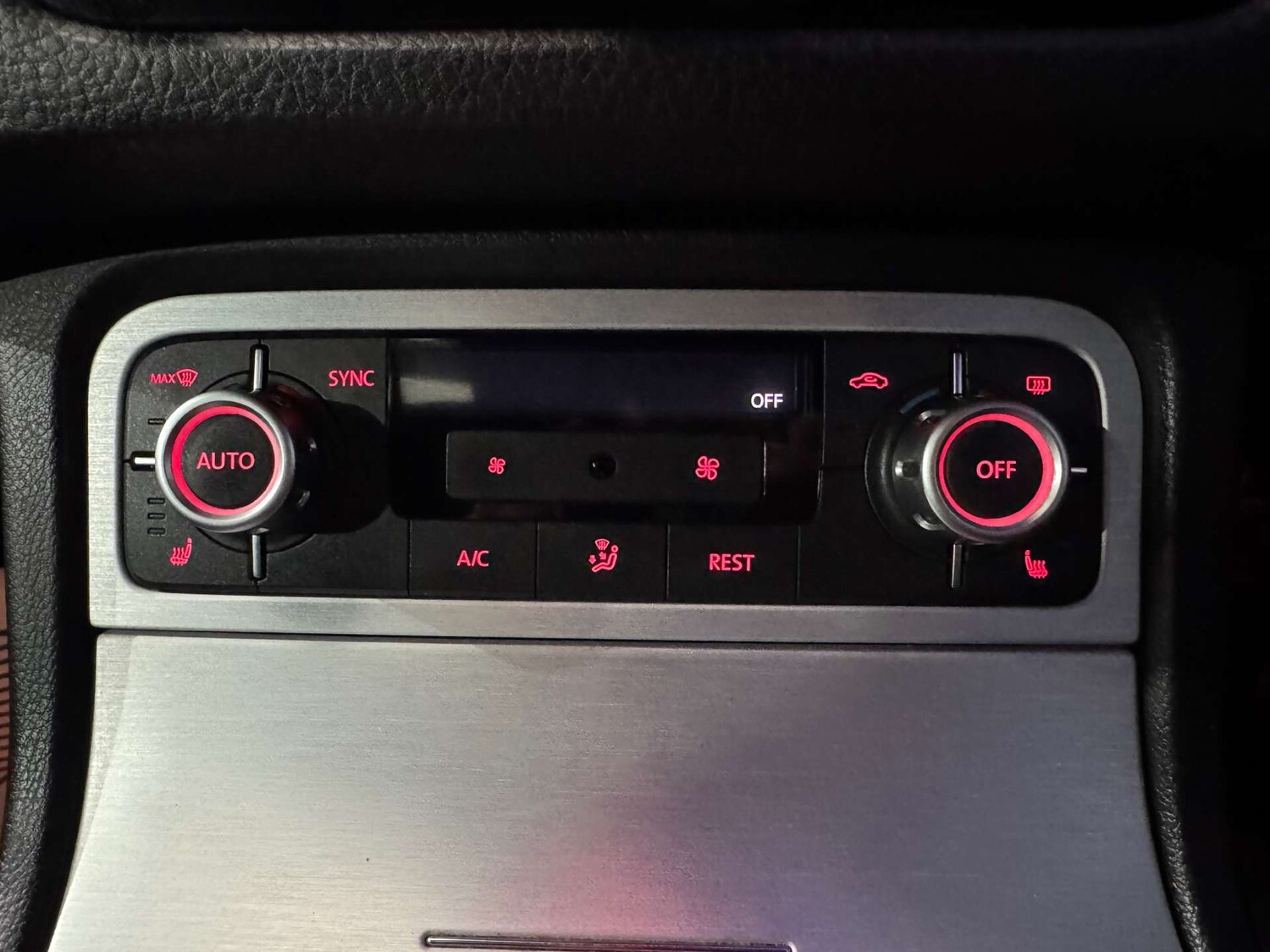 Used Volkswagen Touareg 2014 for sale - 77872417: Photo 67