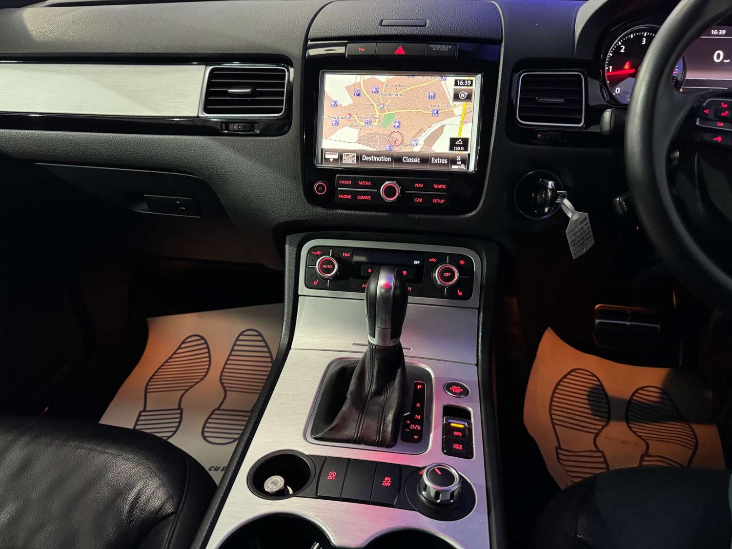 Used Volkswagen Touareg 2014 for sale - 77872417: Photo 69