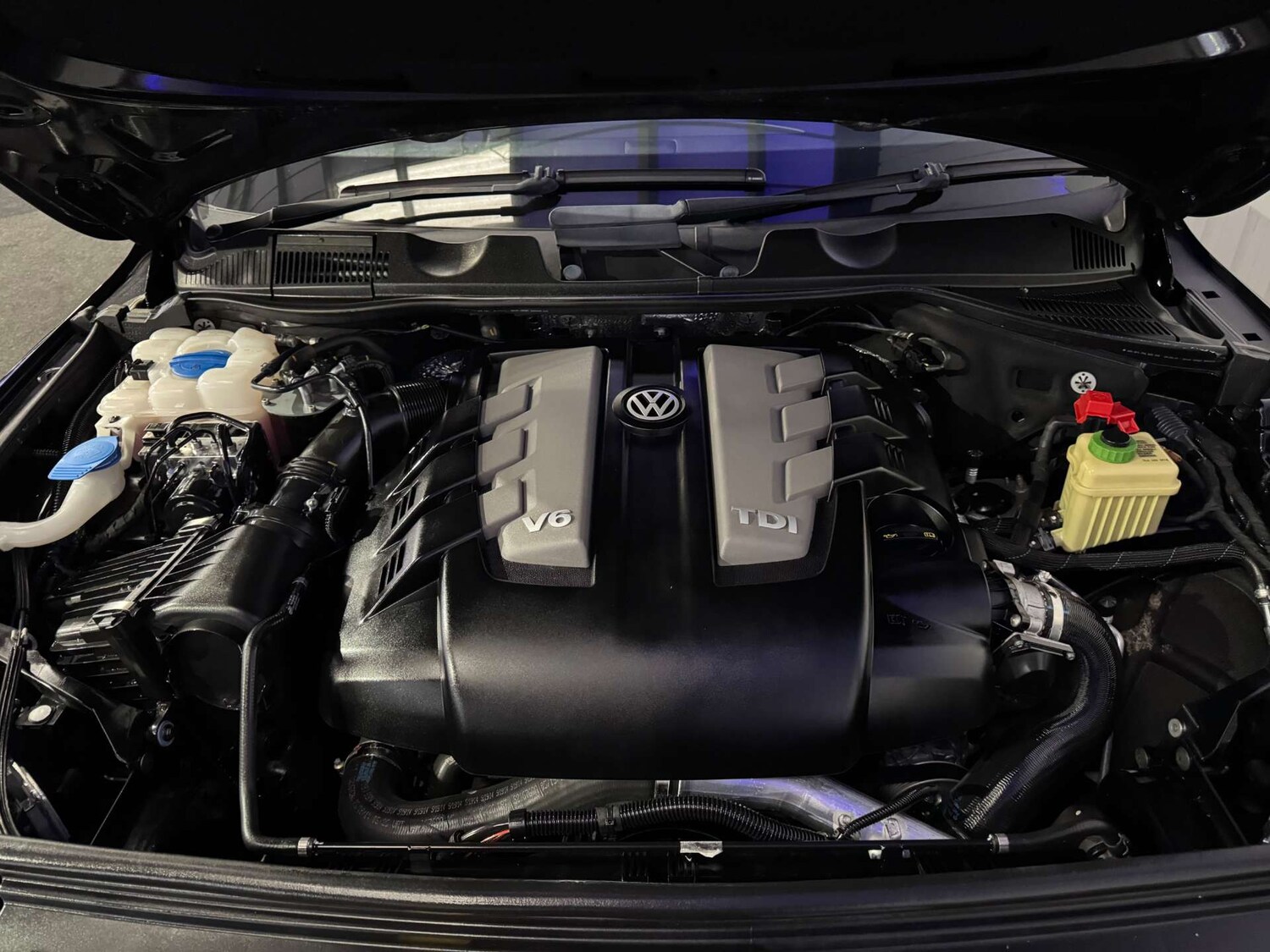 Used Volkswagen Touareg 2014 for sale - 77872417: Photo 79