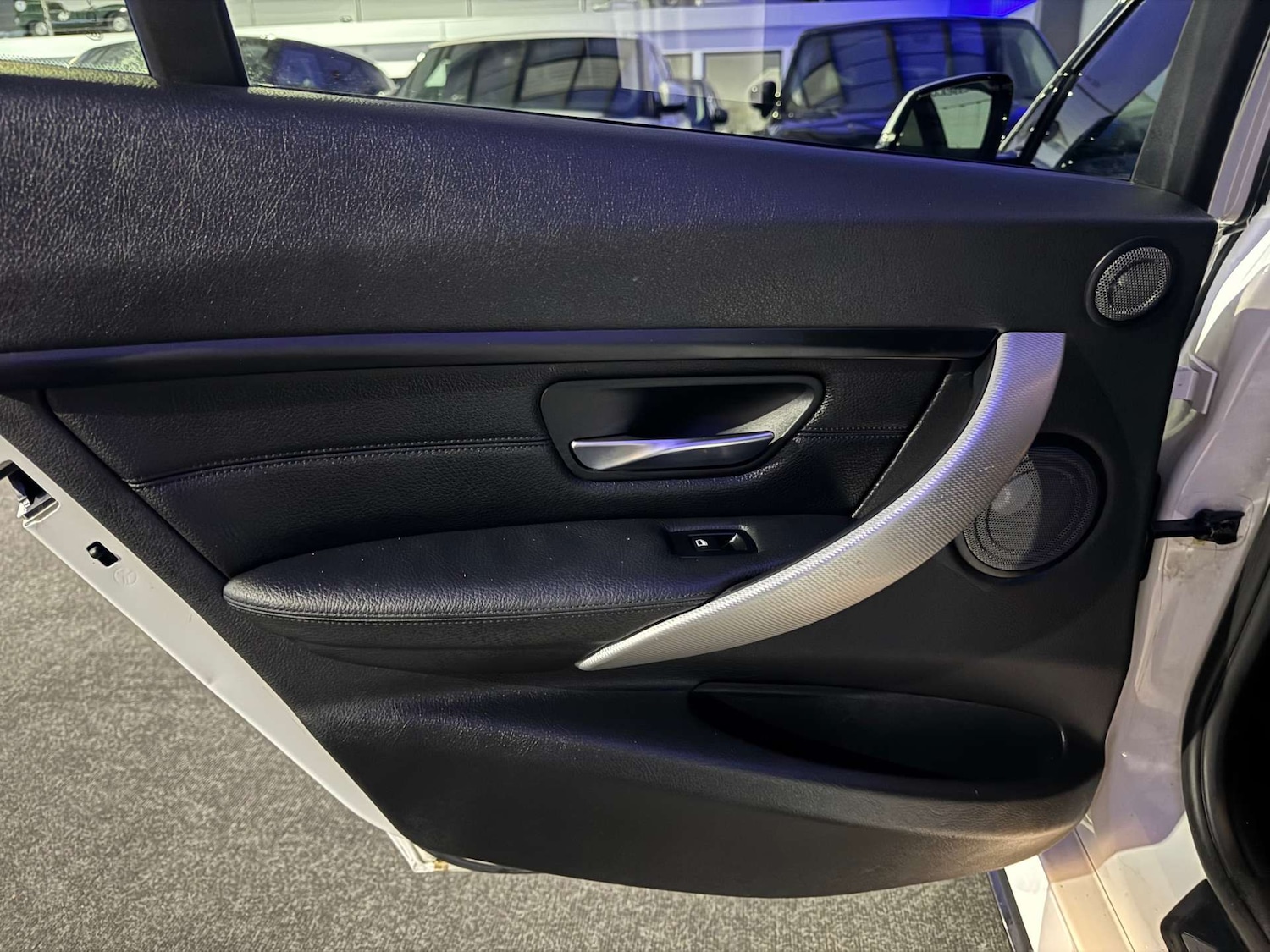 Used BMW 3 Series 2015 for sale - 76637963: Photo 40