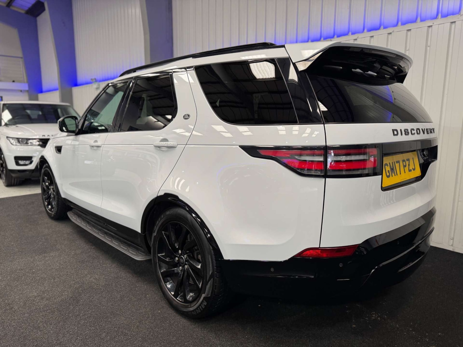 Used Land Rover Discovery 2017 for sale - 78003912: Photo 11