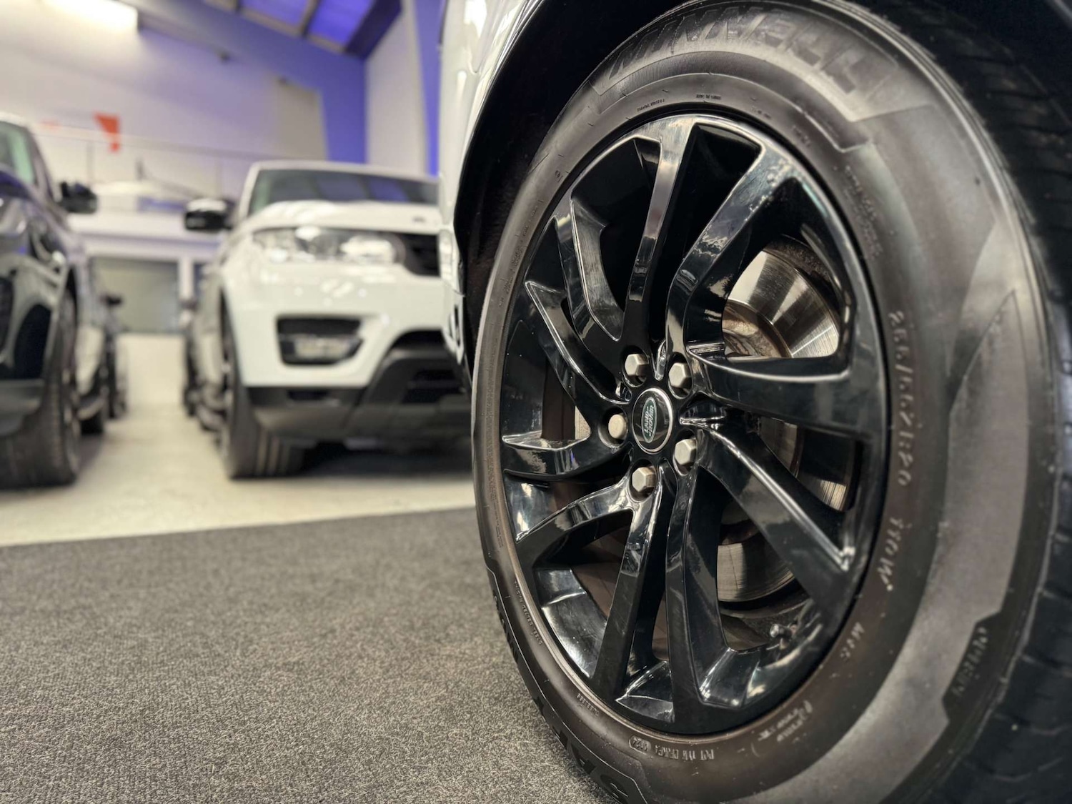 Used Land Rover Discovery 2017 for sale - 78003912: Photo 25